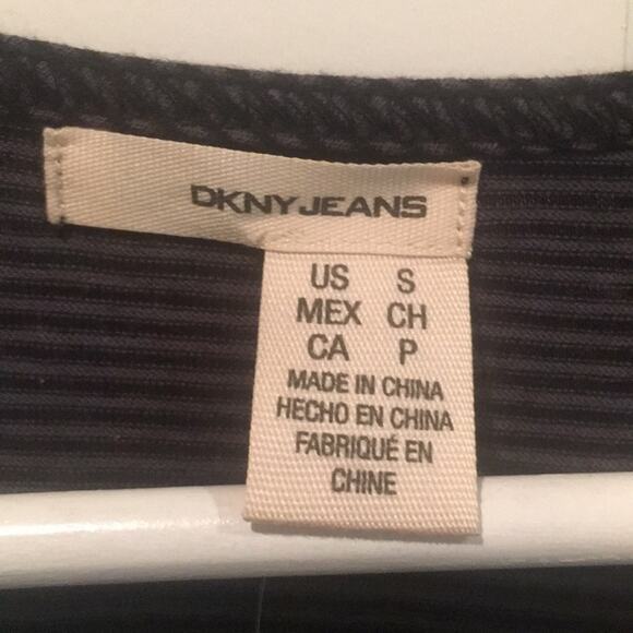 DKNY Jeans ruffle tank New With Tags - Picture 2 of 7